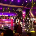 Sela u krilo oženjenom, pa dobila šamar od njegove žene! Šok scena na nastupu naše pevačice!
