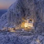 Skandal u Ostrogu! Momak ušao sa limenkom kod ćivota Svetog Vasilija, otac Gojko zanemeo, a onda se desio obrt!