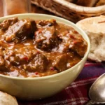 Sočan gulaš kao iz restorana: Uz ovaj trik meso će se topiti u ustima!