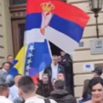 Srpsko-bosanska svadba oduševila region: Ore se trubači, vijore se zastave, Balkanci u transu slave ljubav