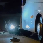 Teška saobraćajna nesreća u centru Novog Pazara: U sudaru autobusa i motocikla povređene dve osobe (VIDEO)