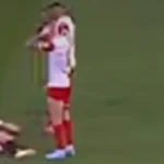 Užasna povreda srpskog fudbalera: Bivši igrač Zvezde uklizao, pa došao do protivnika i uhvatio se za glavu (VIDEO)