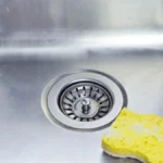 Vodolinstalateri savetuju: Ni u ludilu ne prosipajte ove stvari u odvod, skupo će vas koštati
