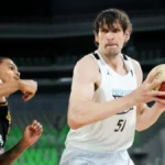 Bobi Marjanović u zagrljaju naše starlete: Jedna stvar svima zapala za oko!