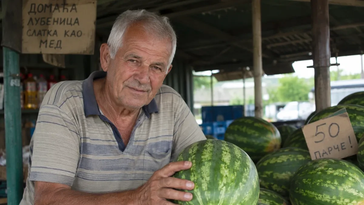 Deda Živan otkrio kako da izaberete najslađu lubenicu: Ne lupkajte po kori, gledajte samo ovo