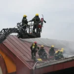 Detalji požara u „Enjubu! Izgorelo 60 lokala, povređena tri vatrogasca