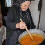 Džem od kajsija bez konzervansa: Baka Rada sa Kopaonika doda samo jedan sastojak i zimnica joj se nikada ne pokvari