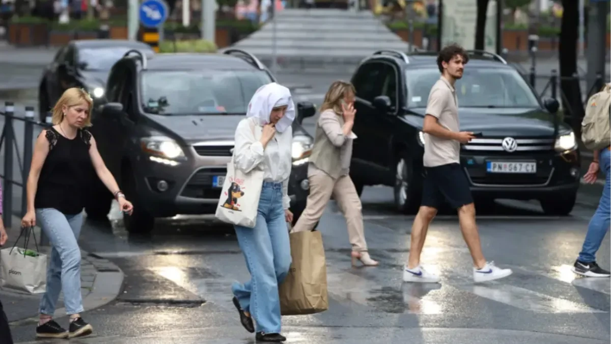 Haos u najavi: Srbiju pogađaju pljuskovi, grad i olujni vetar, temperatura naglo pada
