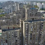 "Je li im komšija Spajdermen?" Fotka sa Novog Beograda izazvala lavinu komentara, ljudi gledaju i ne veruju: Kako to rade? (FOTO)