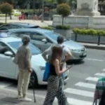Kolaps u centru Beograda! Vozilo uletelo u suprotan smer, prisebni vozači izbegli katastrofu (VIDEO)
