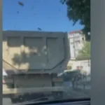 Košnice sa pčelama ispale iz kamiona! Drama kod Osnovne škole u Kraljevu