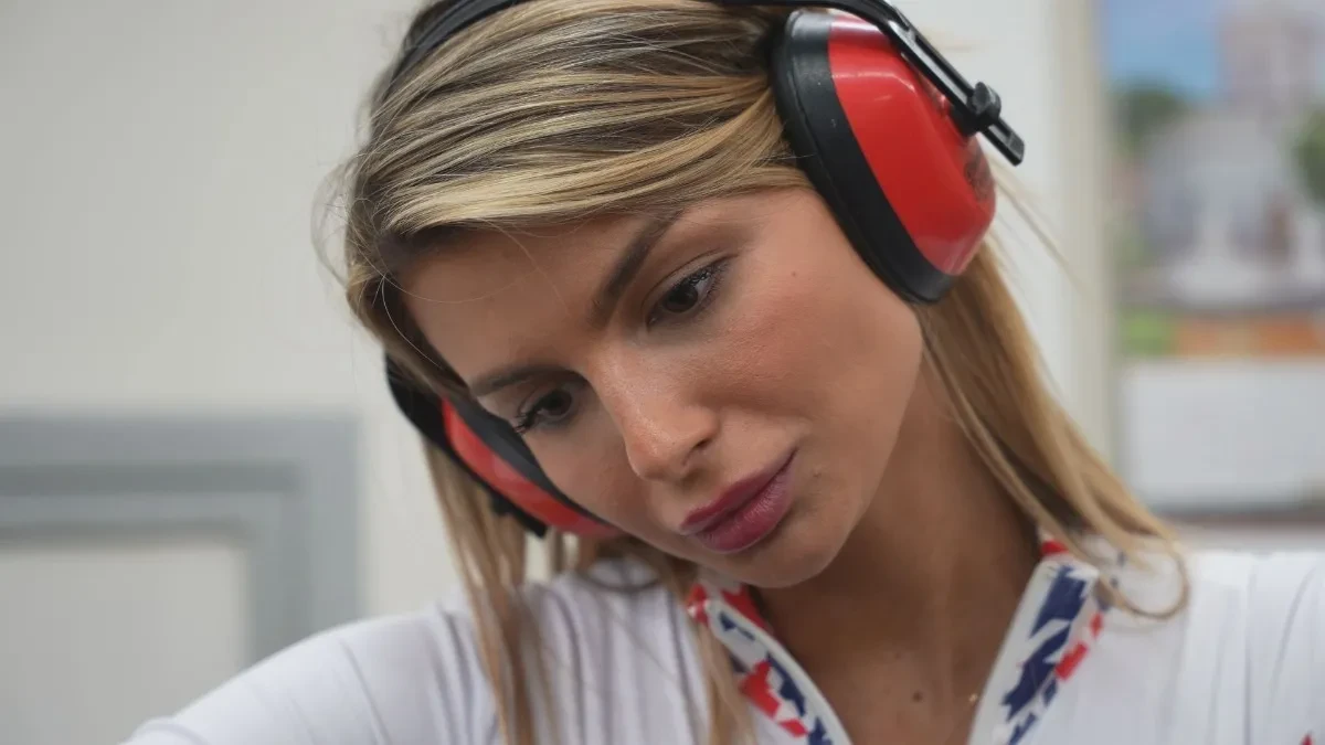 Lepoj Mini iz Čačka ljudi ne veruju kada kaže čime se bavi: Završila školu za pilote, ali ju je život odveo na drugi put