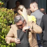 Majku smestio u dom, a ženi prepisao sve što ima! Pevač 20 godina mlađoj supruzi ostavio svu imovinu: