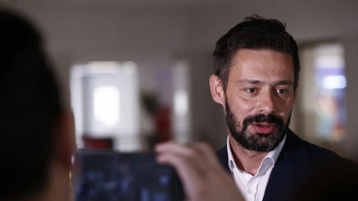Milan Vasić uhvaćen u krađi! Gazda ga zatekao na delu!