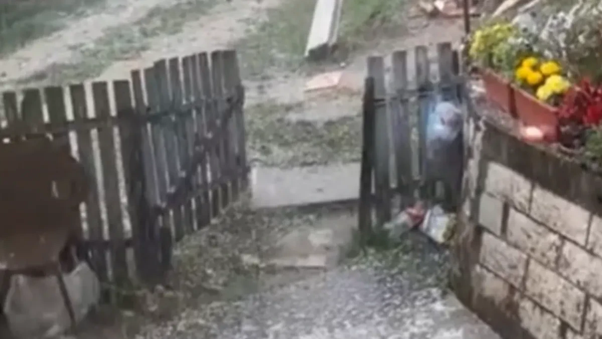 Ovde grad tuče bez milosti! Na dva sata odatle se kuvaju na 52 stepena!