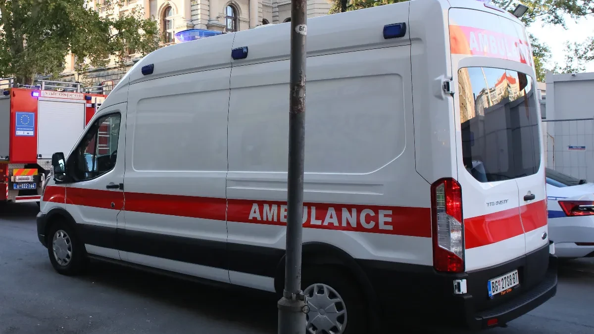 Pešaka (50) iz Ostružnice udario auto: U teškom je stanju