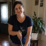 Podove brišem samo ovim začinom: Strina mi je otkrila ovaj trik, hemiju više ne kupujem, a parket blista