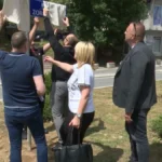 Srbi prekrili table sa albanskim nazivima! Kurti poslao policiju!