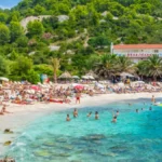 Turisti upoređuju Hrvatsku i Crnu Goru - gde se više isplati letovati