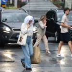 U narednim satima nagla promena vremena! Oglasio se RHMZ, najavljeni pljuskovi sa grmljavinom!