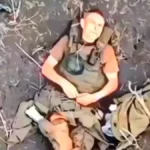 Ukrajinski dron baca bombu na ranjenog ruskog vojnika: Ono što je usledilo deluje nestvarno! (VIDEO)