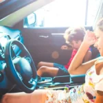 Užas u Prizrenu: Majka zaključala decu u vrelom autu i otišla da šopinguje - reagovala policija!