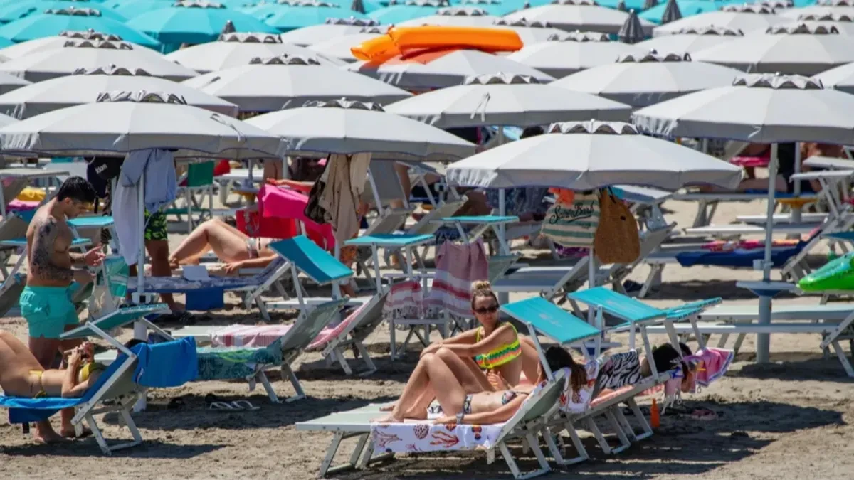 Zabranjeni peškiri na poznatom letovalištu: Kazne i do 5.000 evra, razlog ostavio turiste u šoku
