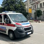 Žena se zakucala automobilom u kafić: Drama u Čačku