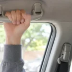 99% vozača nema pojma čemu zapravo služe ove ručke u automobilu: Godinama ih koriste potpuno pogrešno