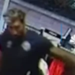 Bivši teniser napravio haos, udarao glavom u staklo (VIDEO)