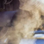 Boja dima iz auspuha mnogo govori o kvaru automobila: Vozači, obratite pažnju