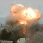 Bojeva glava od 400 kilogama pogodila je komandni centar! Upotrebljeno je strašno oružje u Ukrajini (VIDEO)