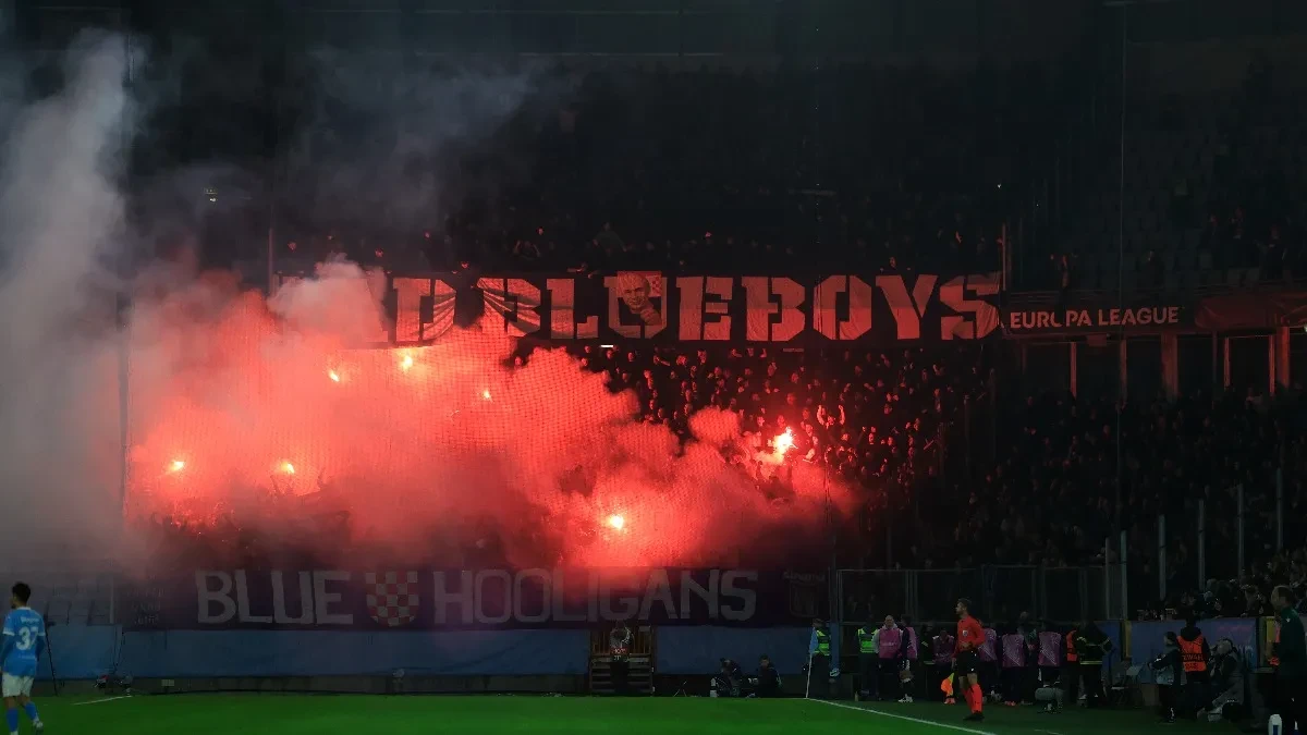 Bukti haos u Hrvatskoj: Torcida im zapalila transparent na derbiju, Dinamo reagovao, meč na