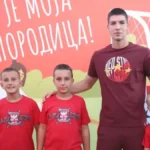 Crveno-beli obradovali mališane: Specijalna fan zona za najmlađe navijače Zvezde protiv Vojvodine