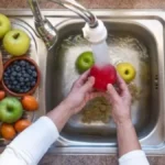 Da li soda bikarbona zaista skida pesticide sa povrća? Stručnjaci otkrili kako se pravilno koristi i koje greške svi prave