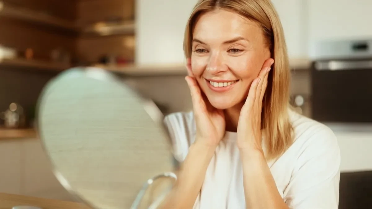 Ima lifting efekat, a deluje za 10 minuta! Žene poludele za korejskim trikom
