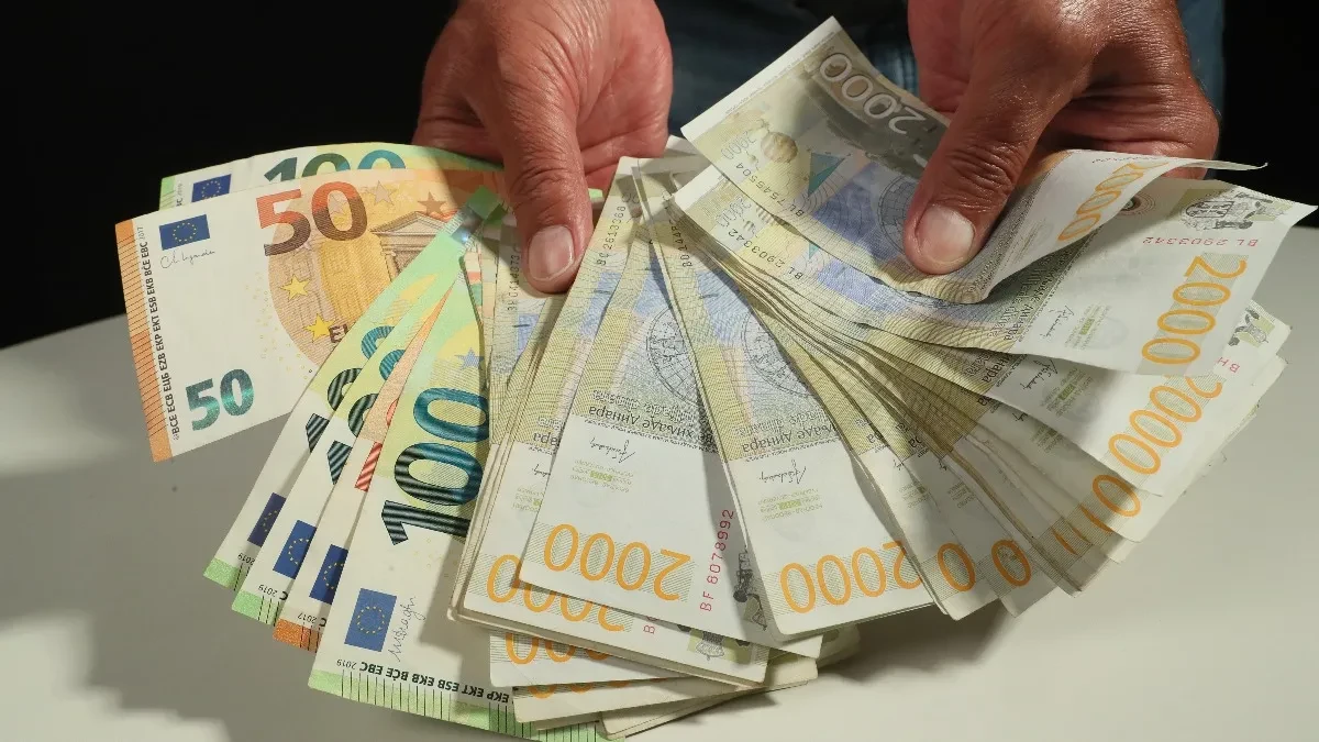 Isplata novca moguća: Kako bi mogla da izgleda nova pomoć za punoletne građane?