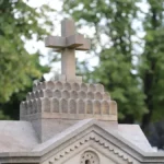 Kada se plaćaju godišnje naknade za zakup, uređenje i održavanje površine groblja