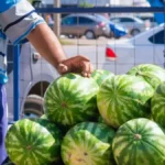 Kako prepoznati najslađu lubenicu? Prodavac ovog voća otkriva sjajan trik da uvek potrefite