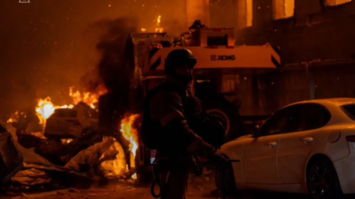 Kijev gori! Rusi brutalno udarili balističkim raketama, odjekivale eksplozije (FOTO/VIDEO)