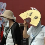 Kod nas ljudi ni ne misle da se zaštite, nego se prže na suncu: Kako se Kinezi i Kineskinje štite od sunca, ne daj Bože da im