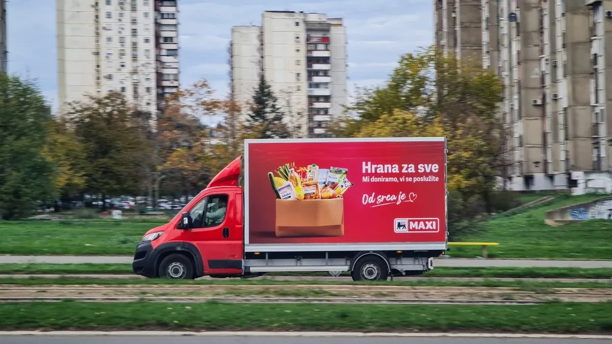 Kompanija Delez Srbija objavila Izveštaj o održivom poslovanju za 2025. godinu: Briga o zajednici kroz program „Hrana za sve“ i edukaciju učenika