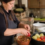Kuvarica u čuvenoj beogradskoj kafani otkrila najbolji recept za punjene paprike! Zamenite pirinač ovim povrćem i biće još ukusnije