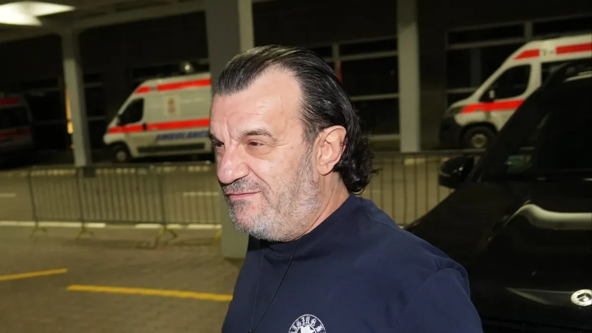 Lepa Brena rasturila brak pevaču!?
