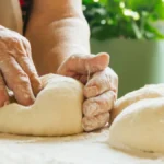 Mekan, izdašan, nije bajat ni posle 3 dana: Pekari dodaju samo ovo u njega i bude ko san snova