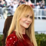 Neko bi rekao da je obukla zavesu, ali cela kombinacija je stvarno dobra: Pantalone Nikol Kidman kidaju - sužavaju struk, izdužuju noge i glamurozne su