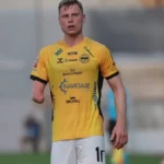 Neverovatna životna priča o fudbaleru koji je inspiracija svima: Nema jednu ruku, ali daje golove i vodi tim do Lige konferencije