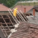 Oluja na jugu Srbije kidala krovove! Počupano drveće, ostali bez struje