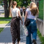 Ove letnje pantalone su oborile rekorde prodaje! Opšta pomama za ovakvim printom