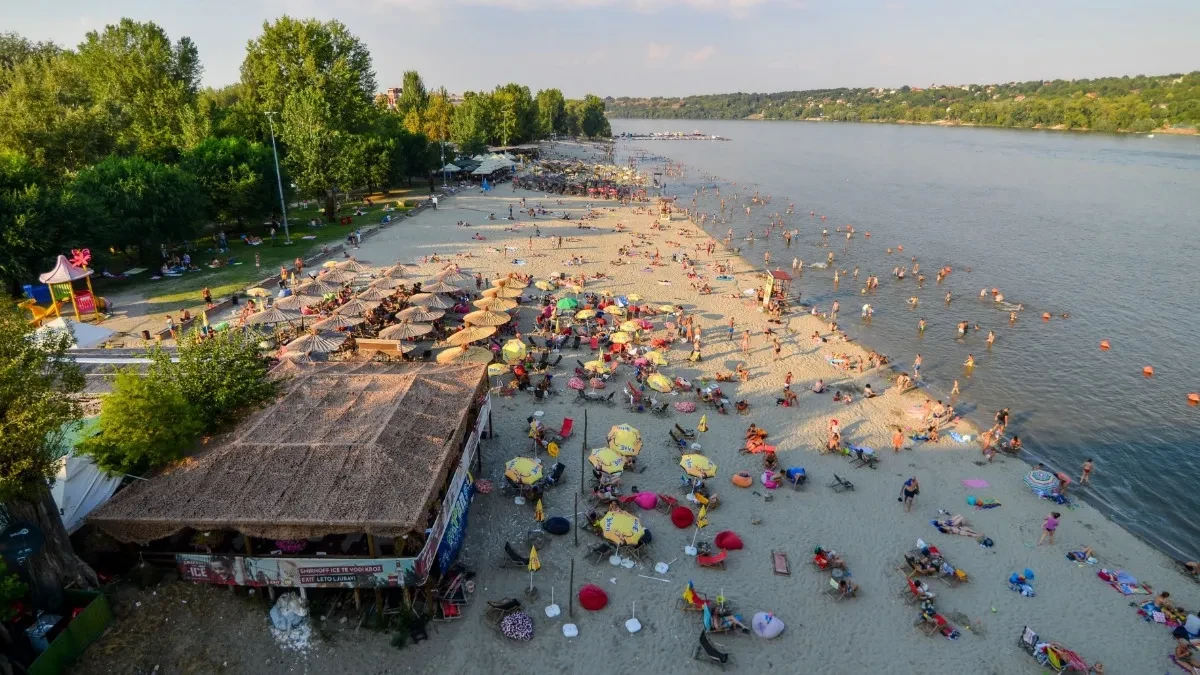 Ovo je NS mesto koje obožavaju i Beograđani: Osećaj kao na moru, a ovo su cene pića